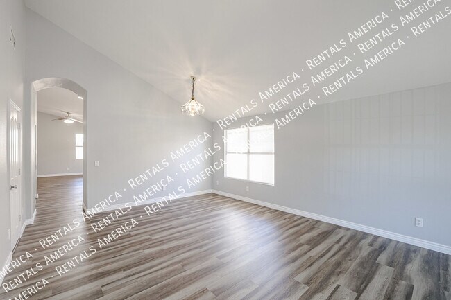 Foto del edificio - 3930 E Harvard Ave