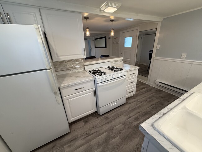 Building Photo - 202 S Catherine St