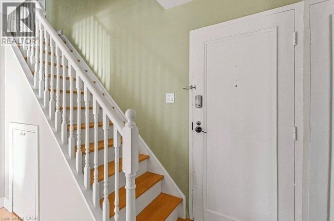 Building Photo - 1300 Marlborough Ct