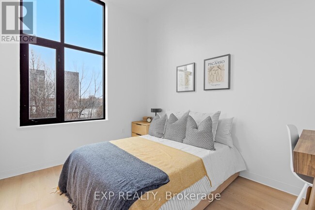 Building Photo - 101 Champagne Ave S