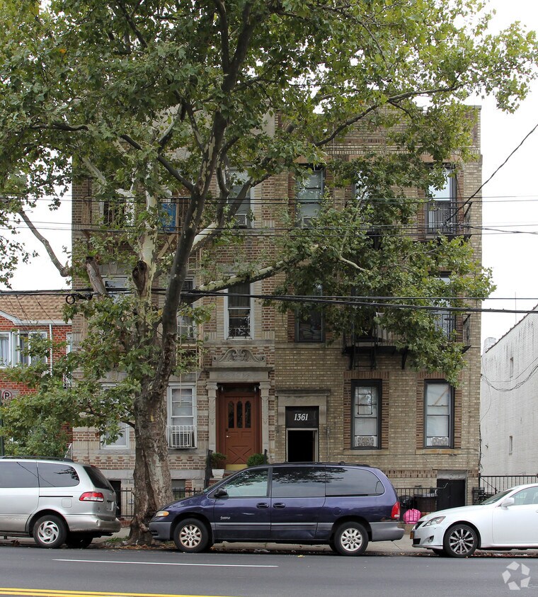 Primary Photo - 1361 65th St