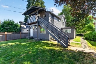 Building Photo - 710 S L St