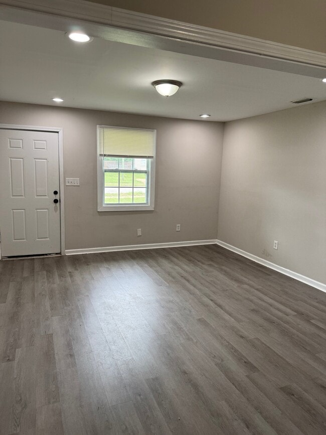 Building Photo - 109 Aventura Ct
