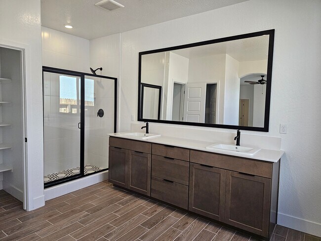 Master Bath - 1/3 - 7133 E Brown Ave