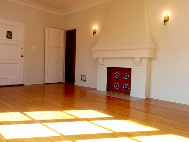 Foto del edificio - 6030 Whitworth Dr