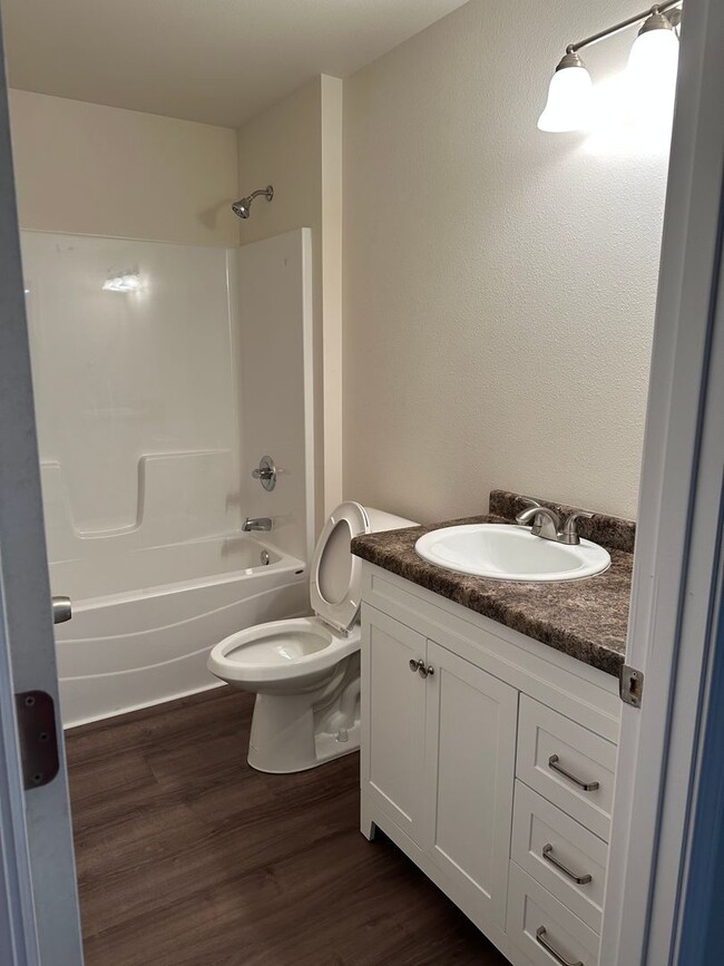 Building Photo - 2 Bedroom Duplex