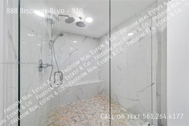 Foto del edificio - 888 Biscayne Blvd