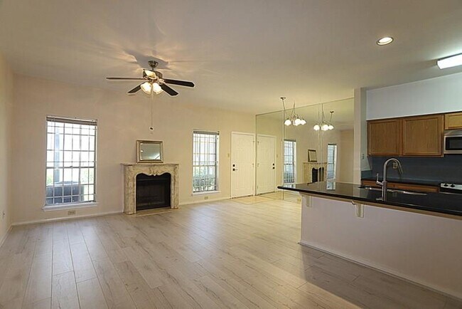 Building Photo - 7342 Regency Square Ct