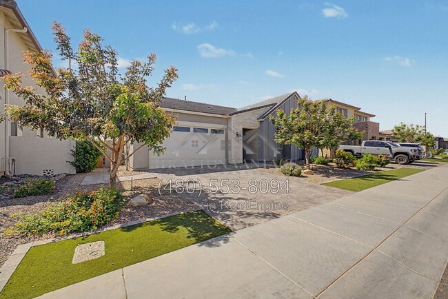 Building Photo - 1461 E San Carlos Way