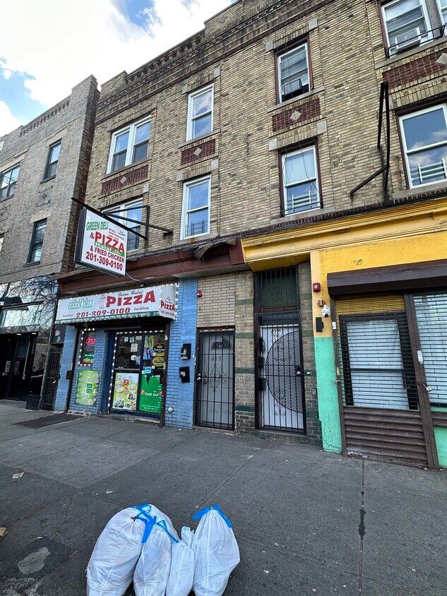 Primary Photo - 415 Ocean Ave