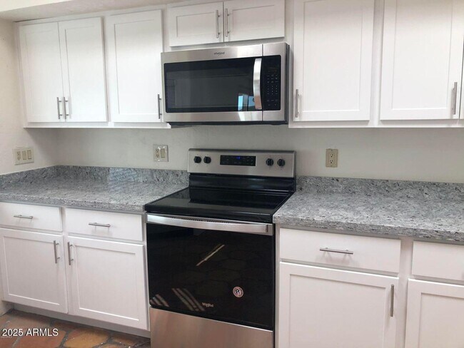 Foto del edificio - 6445 E Wildcat Dr