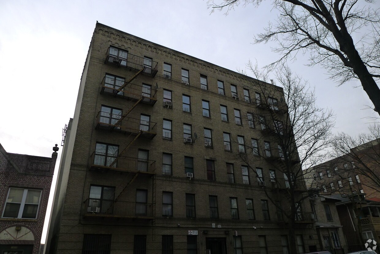 1694 Davidson, ¡alejado. - 1694 Davidson Ave