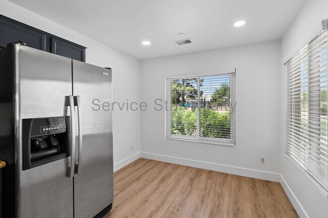 Foto del edificio - 4114 E Union Hills Dr