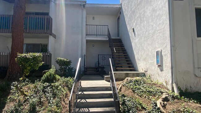 Foto del edificio - Beautiful Condo in Serene Montebello HOA – Pool, Spa, Prime Location