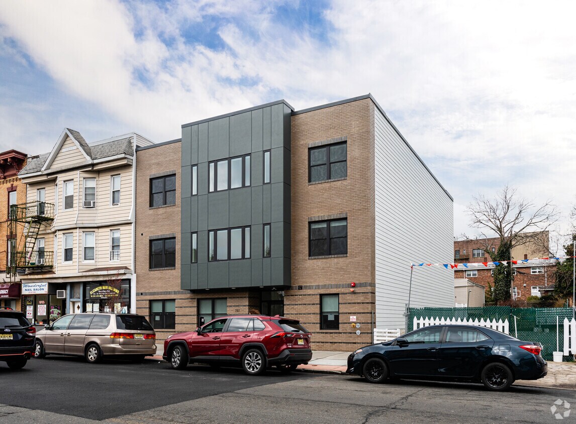 741743 Broadway, Bayonne, NJ 07002 Apartments in Bayonne, NJ