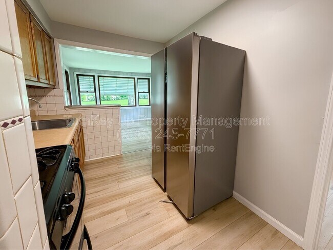Foto del edificio - 7724 Monroe Dr