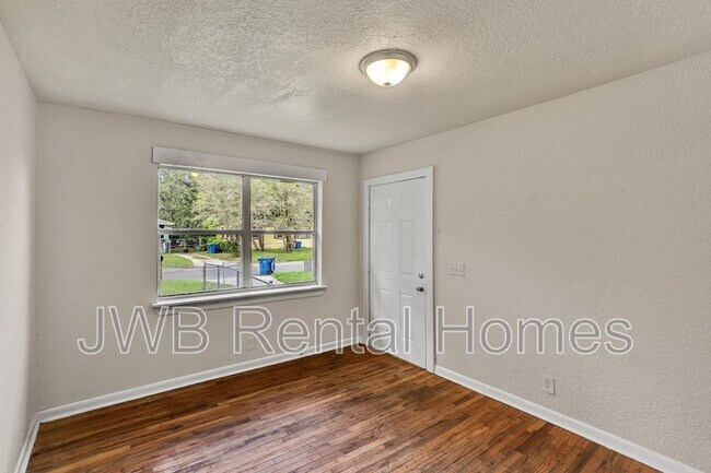 Building Photo - 5525 Mahalia Dr