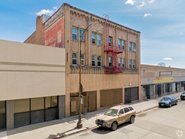 Building Photo - 28 S American St
