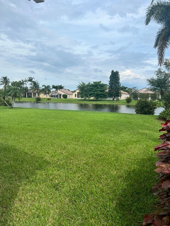 Building Photo - 3 BEDROOM, 2 BATH HOME IN THE GATED COMMUN...