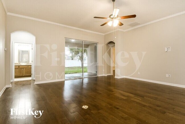 Building Photo - 664 Porta Rosa Circle