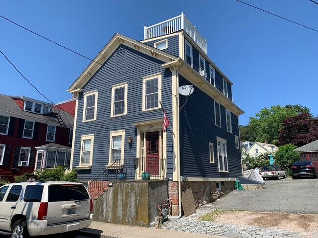 Building Photo - 388 Spring St