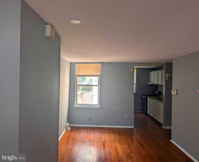 Building Photo - 1320 S Newkirk St