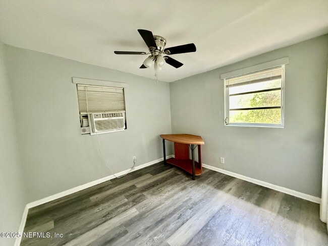 Foto del edificio - 2719 Fairfax St