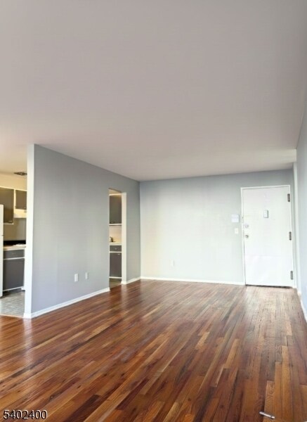 Foto del edificio - 1102 W St Georges Ave