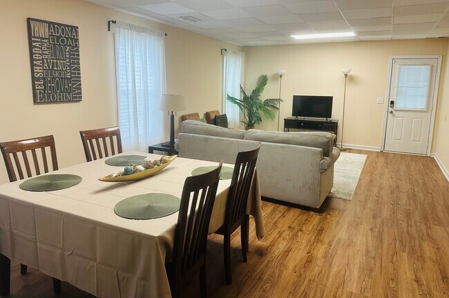 Sala de estar y comedor - 3108 Linsley Ct SW