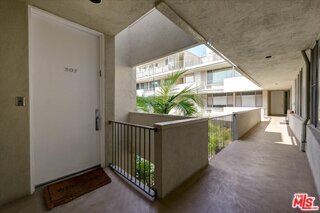 Foto del edificio - 1200 Flores St