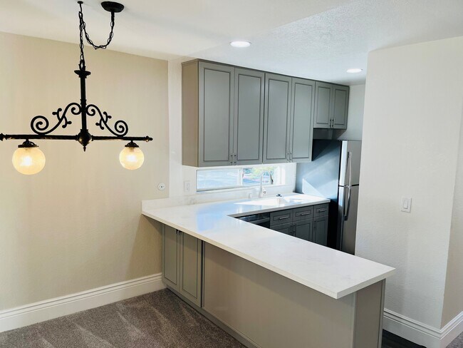 Foto del edificio - 2734 Oak Rd. #62