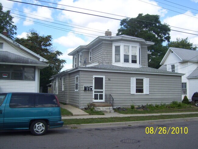 Building Photo - 33 Harvard, Battle Creek, 5 Apts