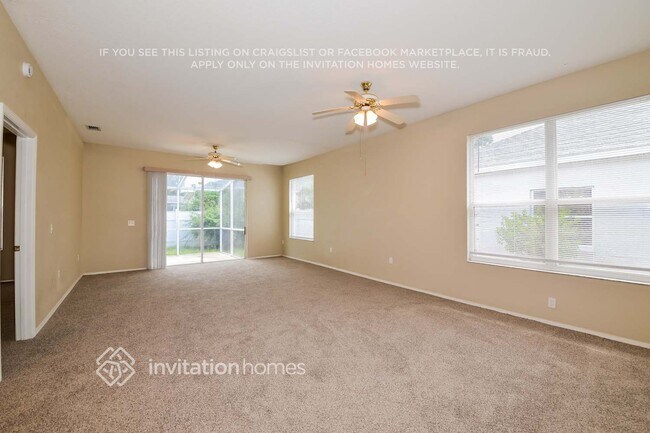Foto del edificio - 12255 Hollybush Terrace