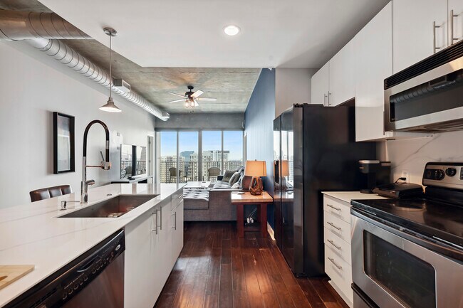 Building Photo - 923 Peachtree St NE