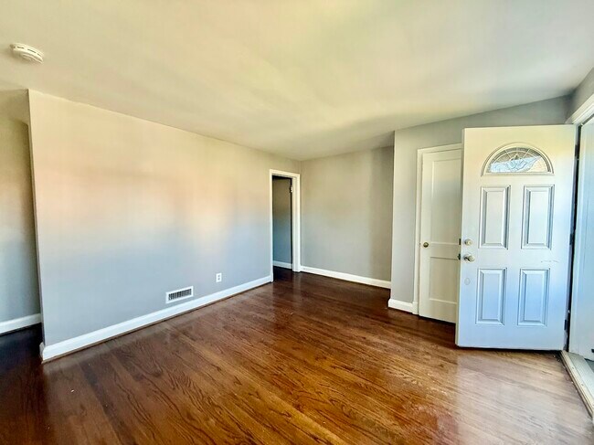 Photo - 4427 Eldone Rd House