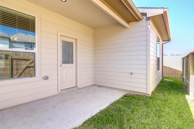 Building Photo - Bavaria - 12315 Roy Mix Bohn Ln, Houston, ...