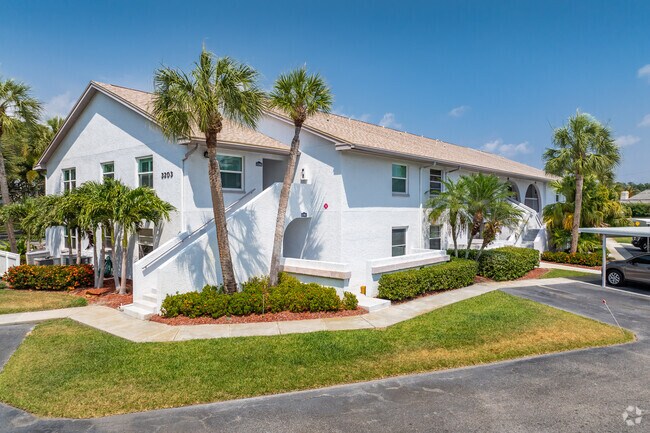 3201-3211 Landmark Dr Clearwater, Florida - Landmark Place