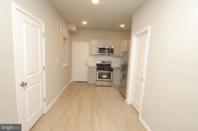 Building Photo - 1215 S Ruby St