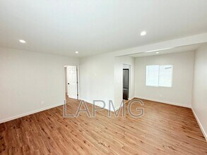 Building Photo - 2304 N Frederic St