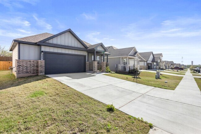 Foto del edificio - 305 Brooks Ranch Dr