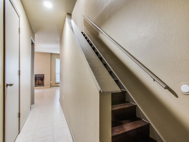 Foto del edificio - 7716-7718 Sable Lane