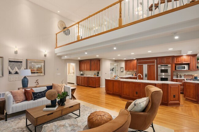 Foto del edificio - CLICK "REQUEST A TOUR" NOW!