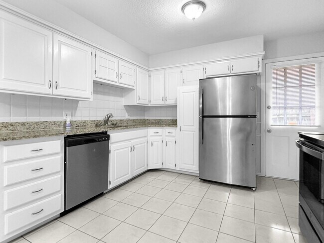 Building Photo - 3905 S Adams Ave