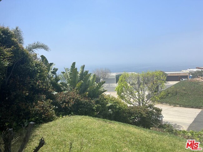 Building Photo - 214 Bellino Dr