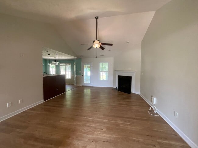 Building Photo - 404 Windover Dr