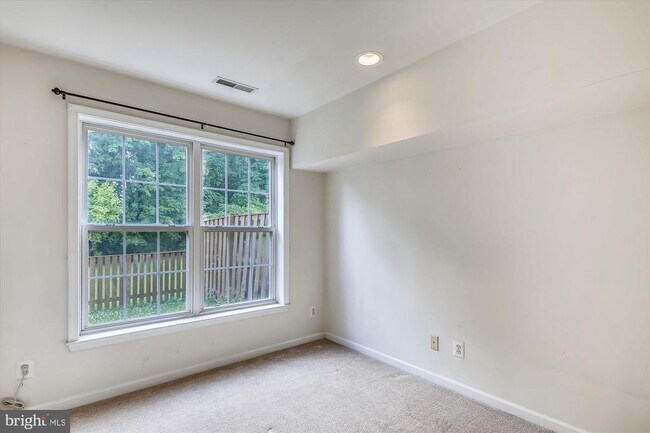 Foto del edificio - 5413 Summer Leaf Ln