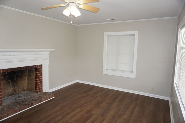 Foto del edificio - 1119 H St