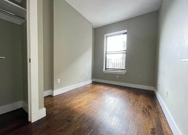 Foto del edificio - 2156A Fulton St