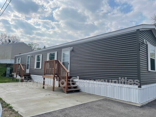 Foto del edificio - 328 Oakleaf Dr