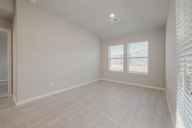 Foto del edificio - 331 Hbr Frst Ln